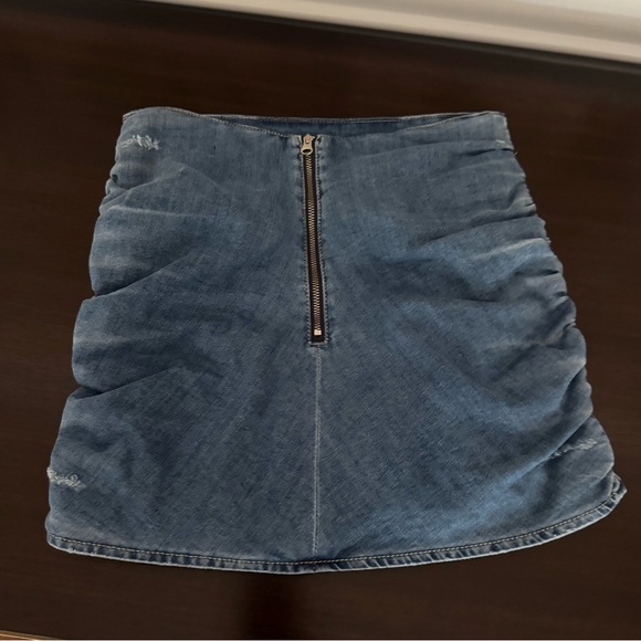 Retrofête Blue Ruched Denim Mini Skirt – Size S – NWOT - Picture 3 of 7